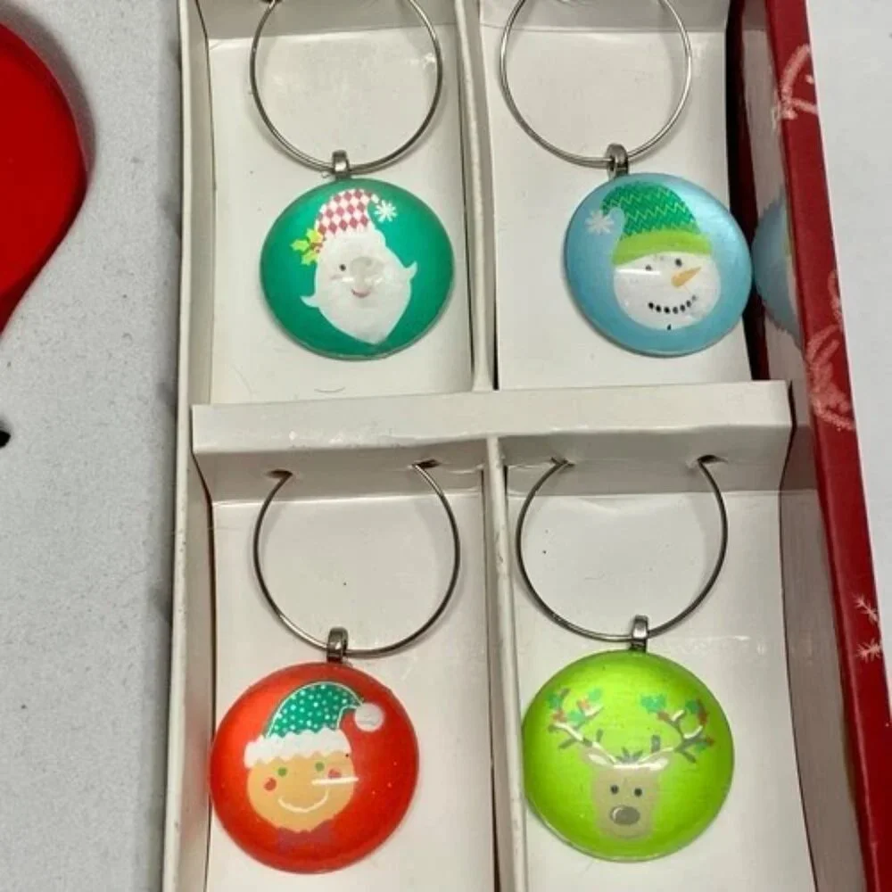 Holiday‎ Cheer Christmas Wine Set 4 Charms 1 Stopper Fresh Decor Celebrate IOB